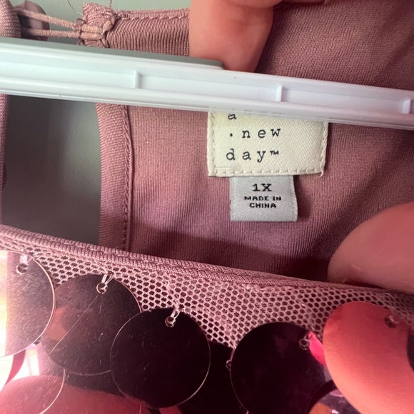 Women’s a new day sequin crop top - size 1X - NWOT - Picture 2 of 3